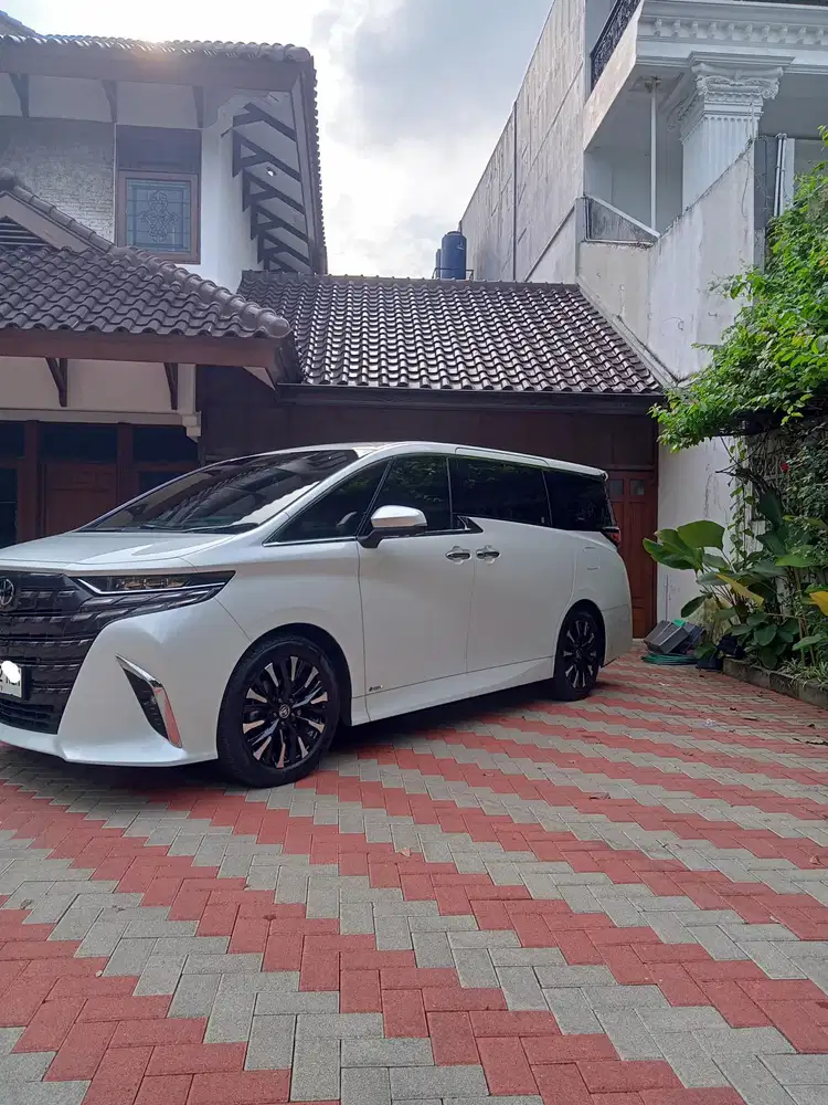 Toyota Alphard 2024 Hybrid