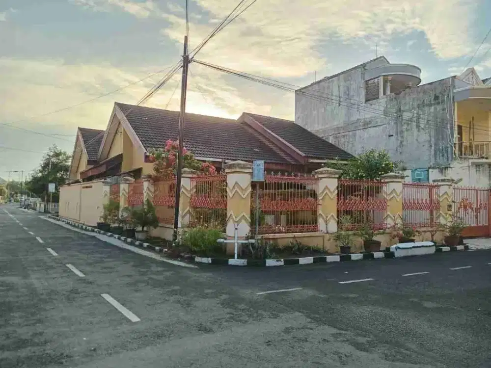 RUMAH LUAS DEKAT POLRESTA DAN CITY MALL KOTA CILACAP