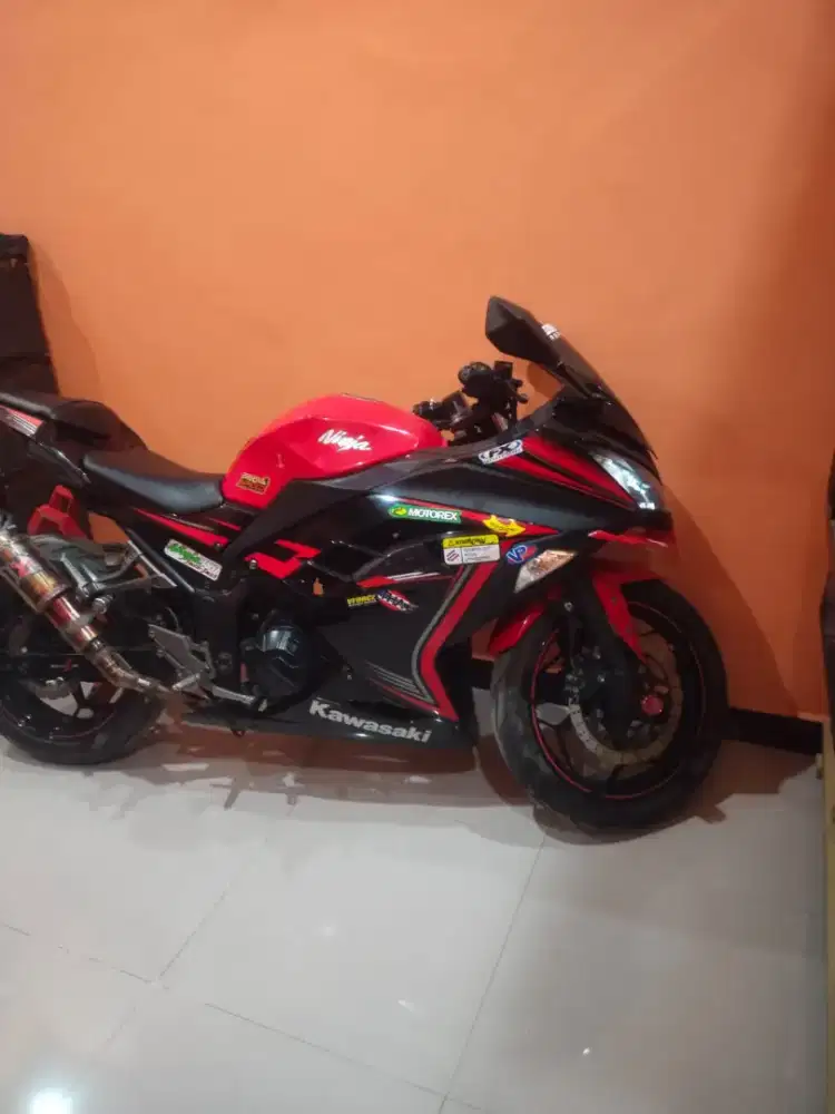 Di jual mtor ninja 250 fi