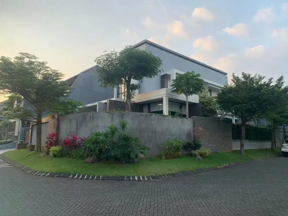 Dijual Rumah Semi Furnished di Istana Dieng Malang Kawasan Elit