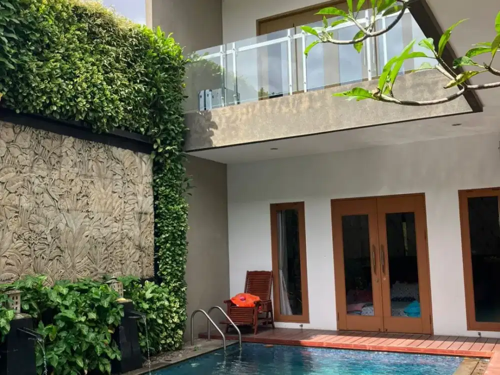 Rumah Lux Tengah Kota Jl. Srimahi Bandung Ada Kolam Renang Dan Taman Luas