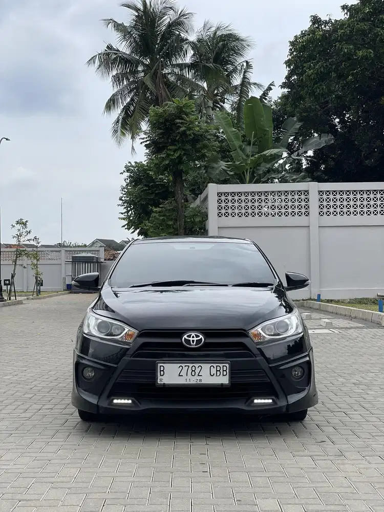 Toyota Yaris S TRD Sportivo tahun 2014  (matic) Hitam