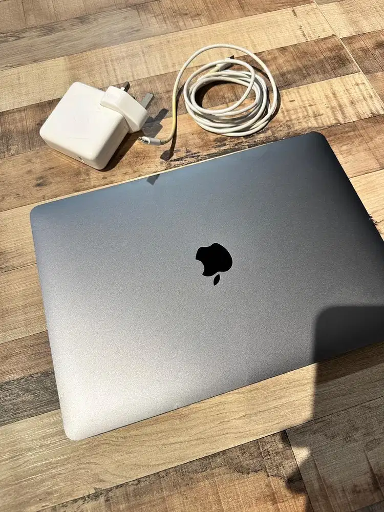 Macbook Pro 2020 intel core i5 16/512