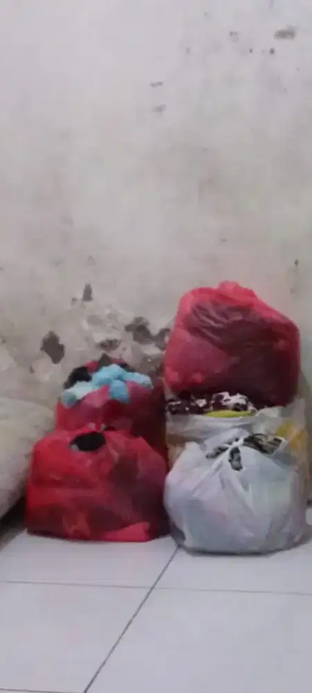 Baju wanita & anak laki gratis