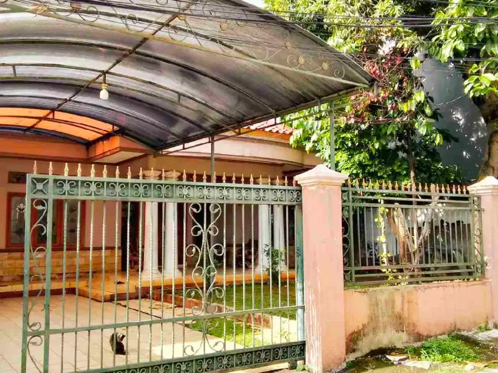 Dijual Rumah Secondary terawat di Gandaria Jagakarsa Jakarta selatan