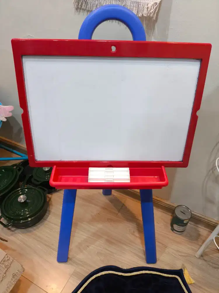 YARIS PAPAN TULIS ANAK STANDING BOARD INFORMA  PRELOVED