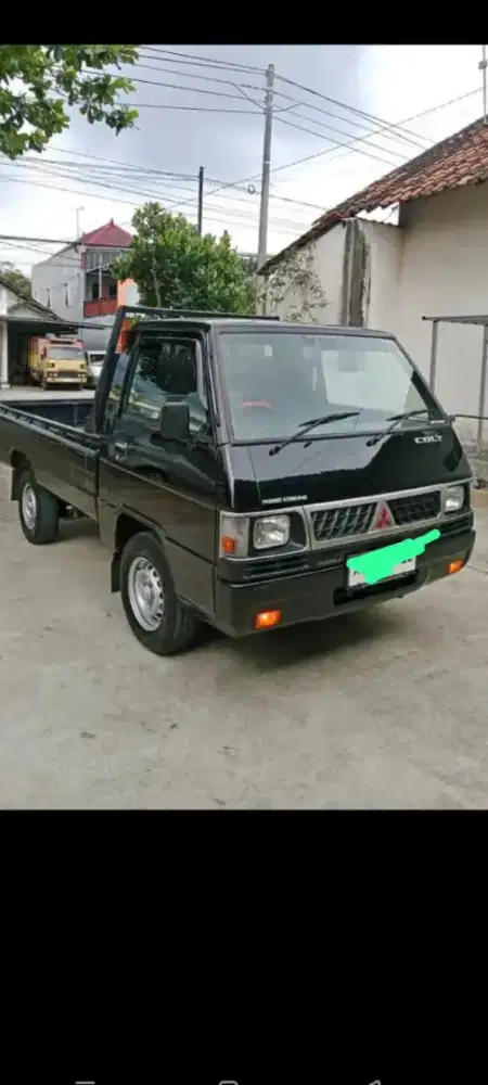 Mitsubishi L300 tahun 2023