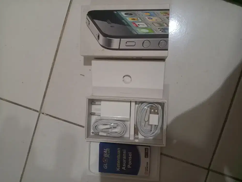 Jual box iPhone 4s beserta isinya yang ORIGINAL