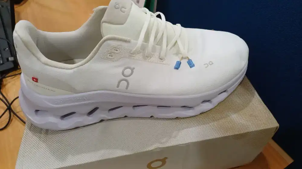 On Runing Cloudtilt sand lavender