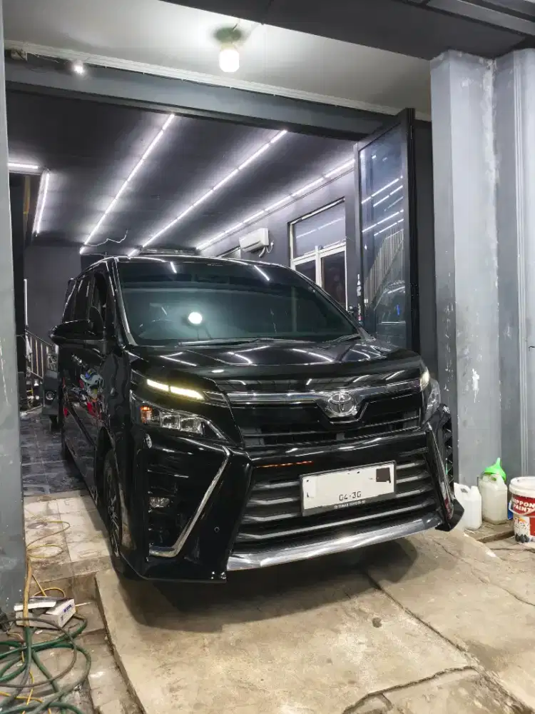 Toyota Voxy 2.0 CVT 2020