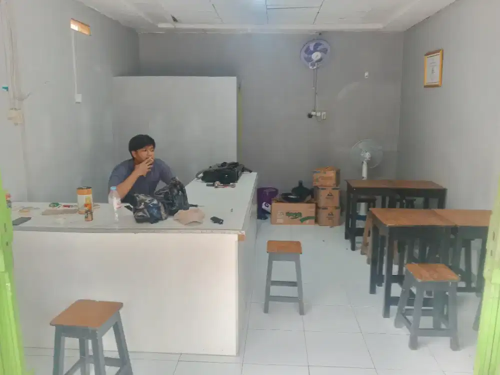 Meja makan bekas warkop