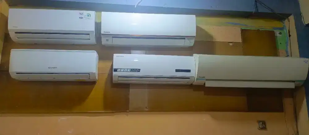 Unit AC dan pemasangan merk Panasonic dan Polytron 0.5pk dingin bagus