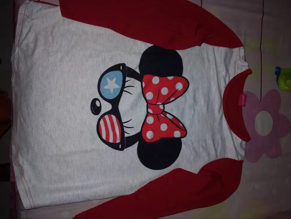 dijual baju micky mouse no cacat cacat bisa di lihat texture bahannya