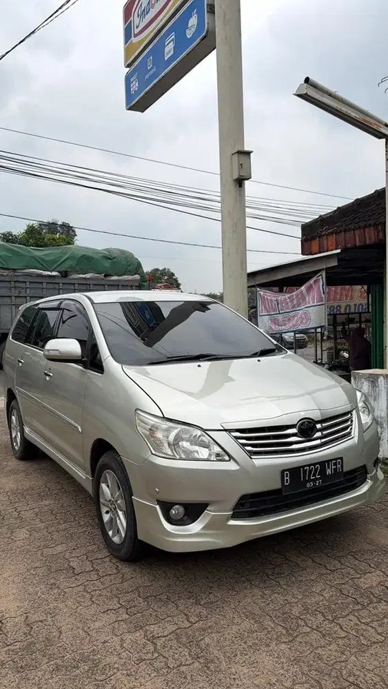 kijang innova V matic diesel 2012 full original