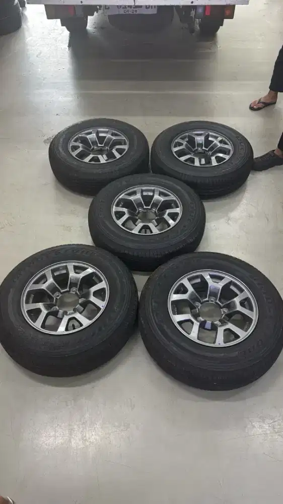 Velg Suzuki Jimny r15