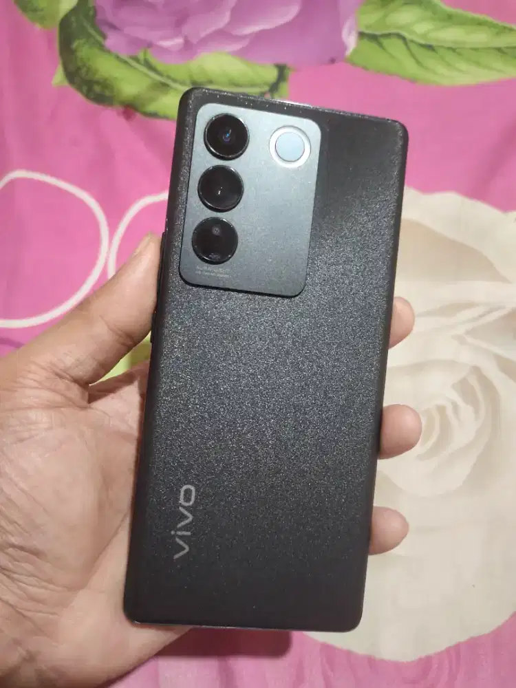 VIVO V27 8/256 HP ONLY