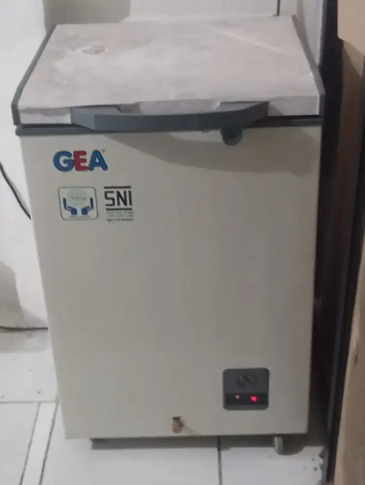 Frezeer kondisi sangat baik