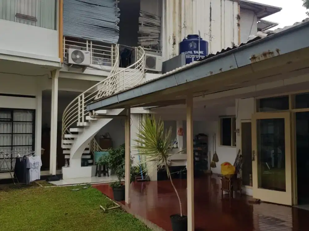 Rumah Heritage Terawat Strategis di Sayap Riau Bandung