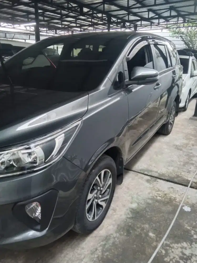 Dijual innova reborn atas nama sendiri dari baru