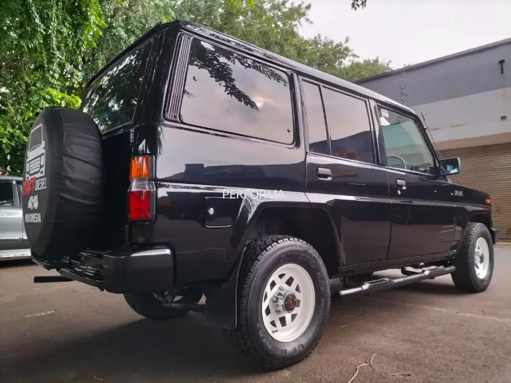 Daihatsu Taft Hiline Long Family Wagon 4x4