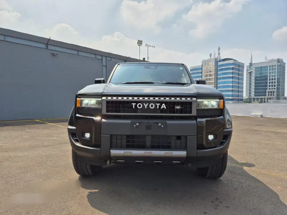 LAND CRUISER 250 PRADO 2.7L BENSIN 4X4 BLACK  BRAND NEW