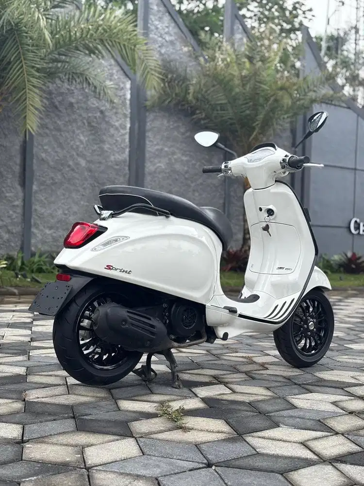 Vespa Sprint S 150 ABS IGet Putih 2023 Mulus Koko Motor