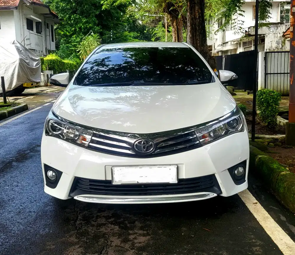 Toyota Altis 1.8V AT 2014 Istimewa