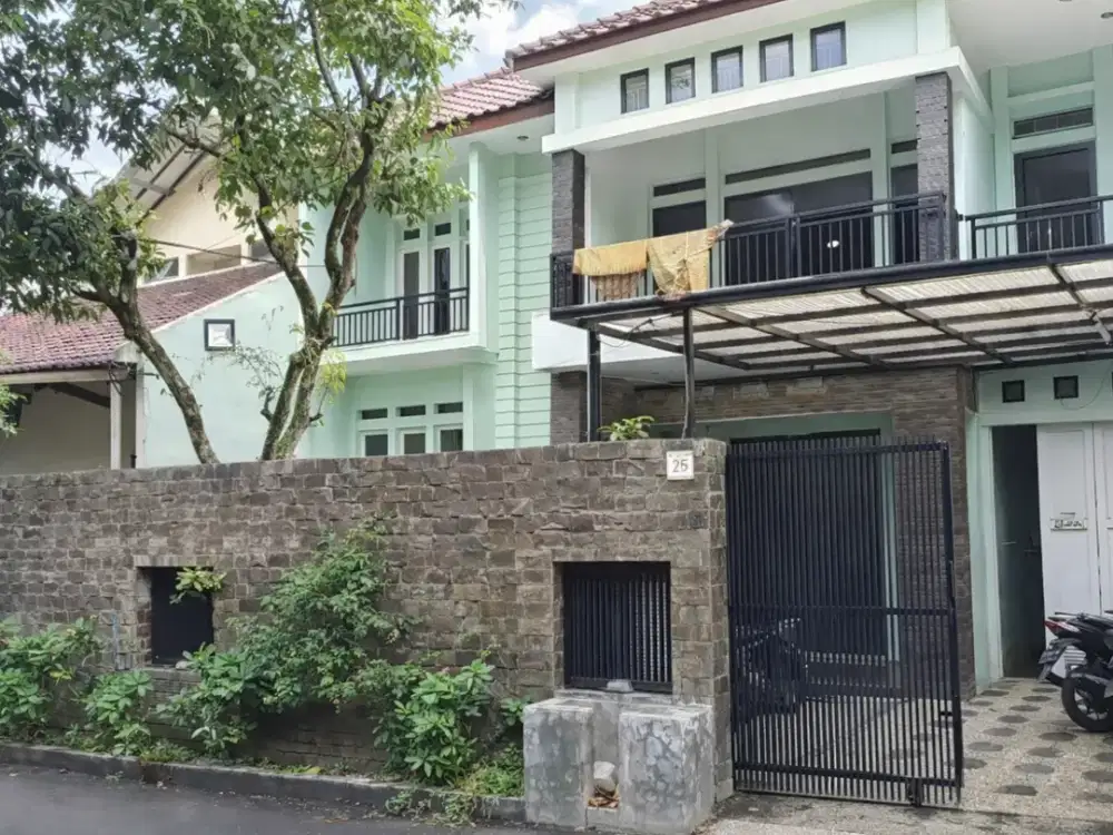 Rumah bagus terawat lokasi strategis suryalaya buah Batu  bandung kota