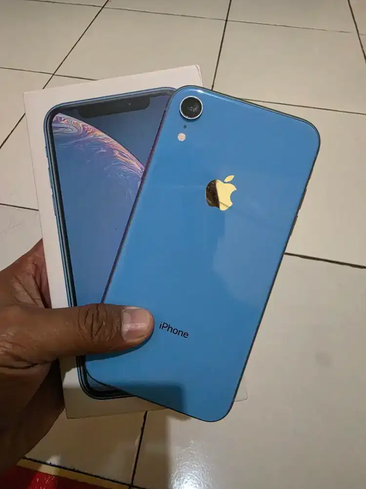 Iphone Xr 128 +SE 2 64 GB Minus