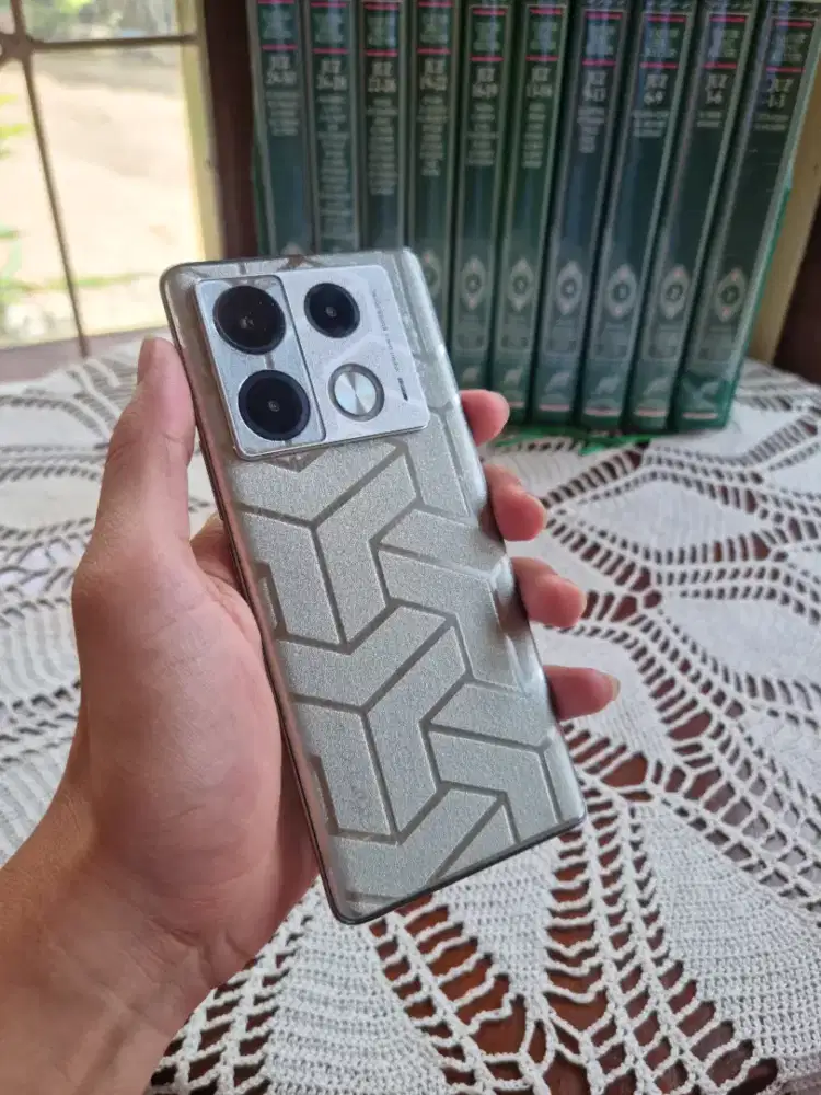 Infinix note 40 pro + BMW Series 12/256 GB