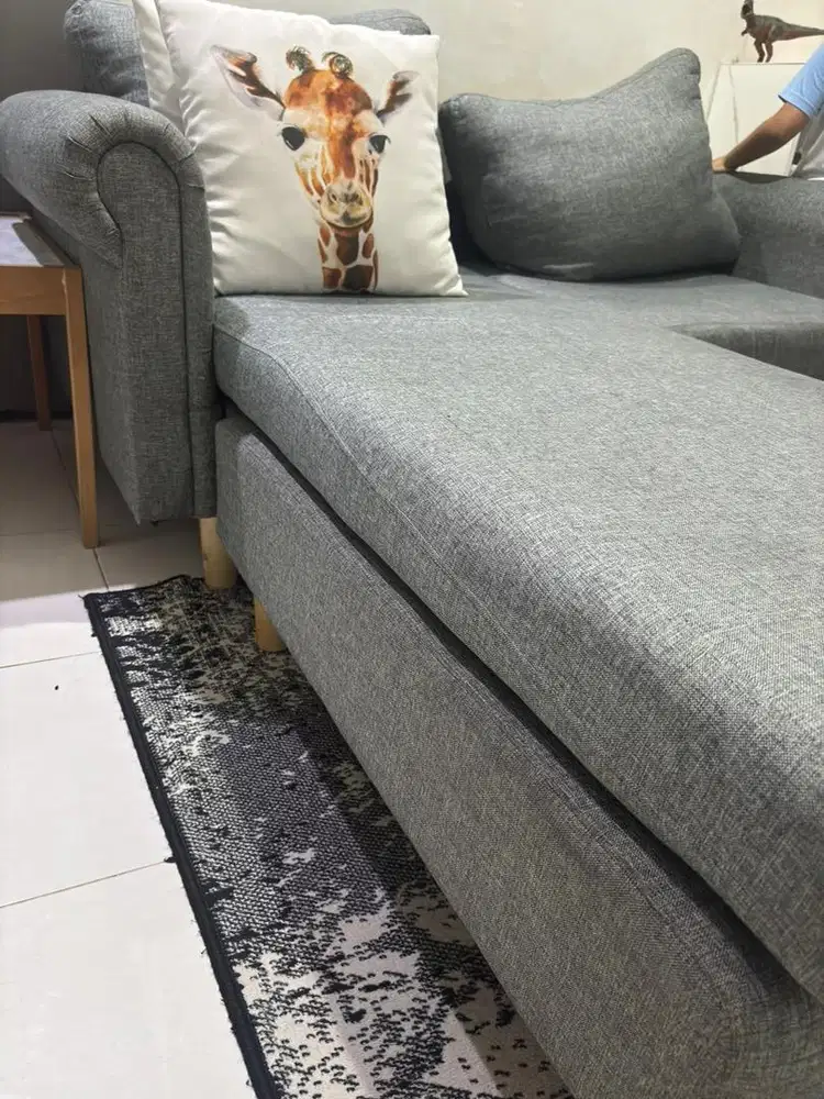 Dijual cepat sofa warna abu-abu