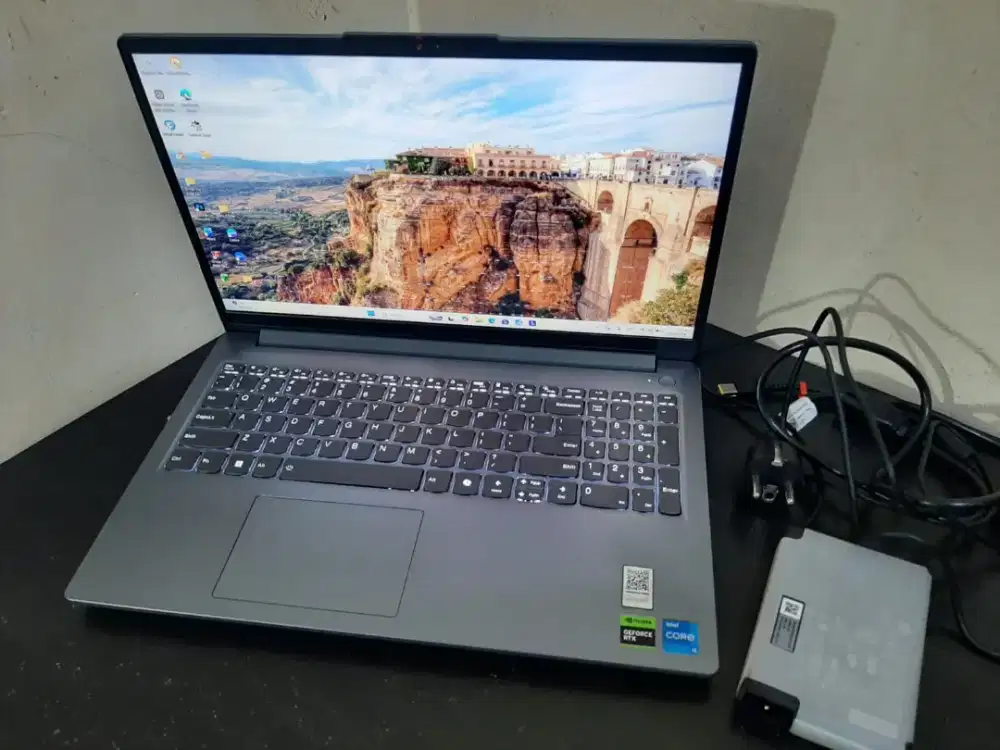 Laptop Lenovo LOQ Core i5 gen 12 RTX NVDIA