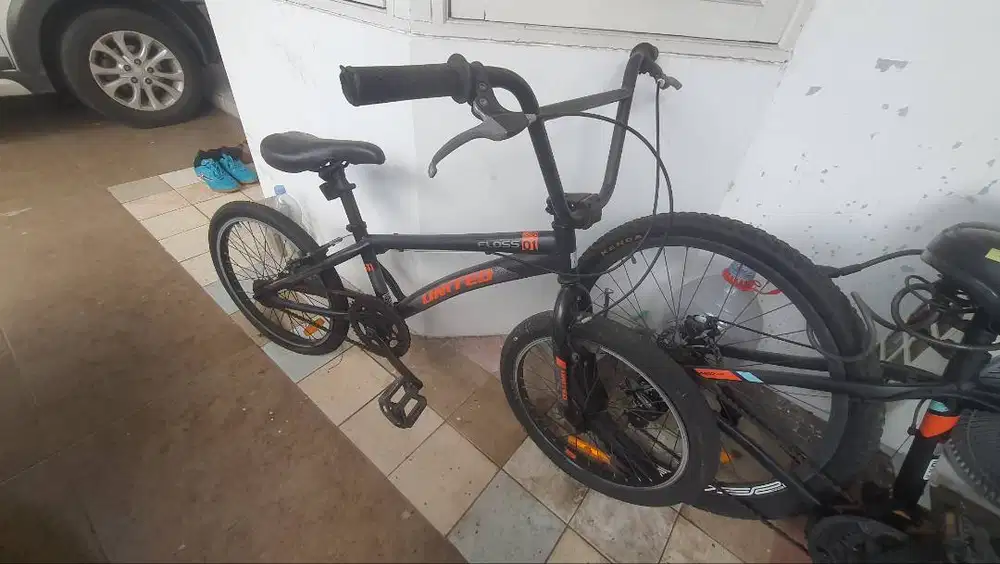 Sepeda bmx united tidak di pakai sejak covid