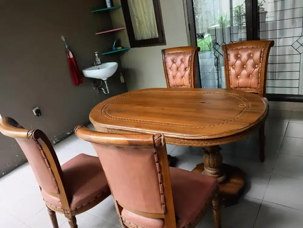 Meja Makan Kayu Mahony