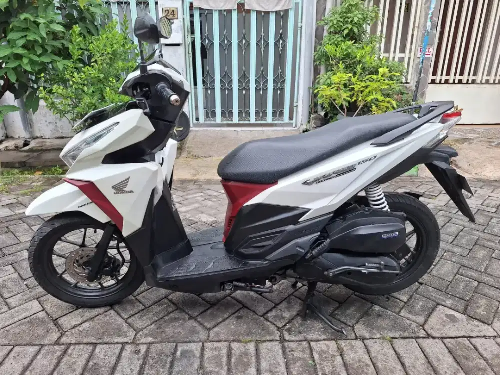 Jual vario 150 2016 km 40 rb kondisi sgt bagus samsat manyar