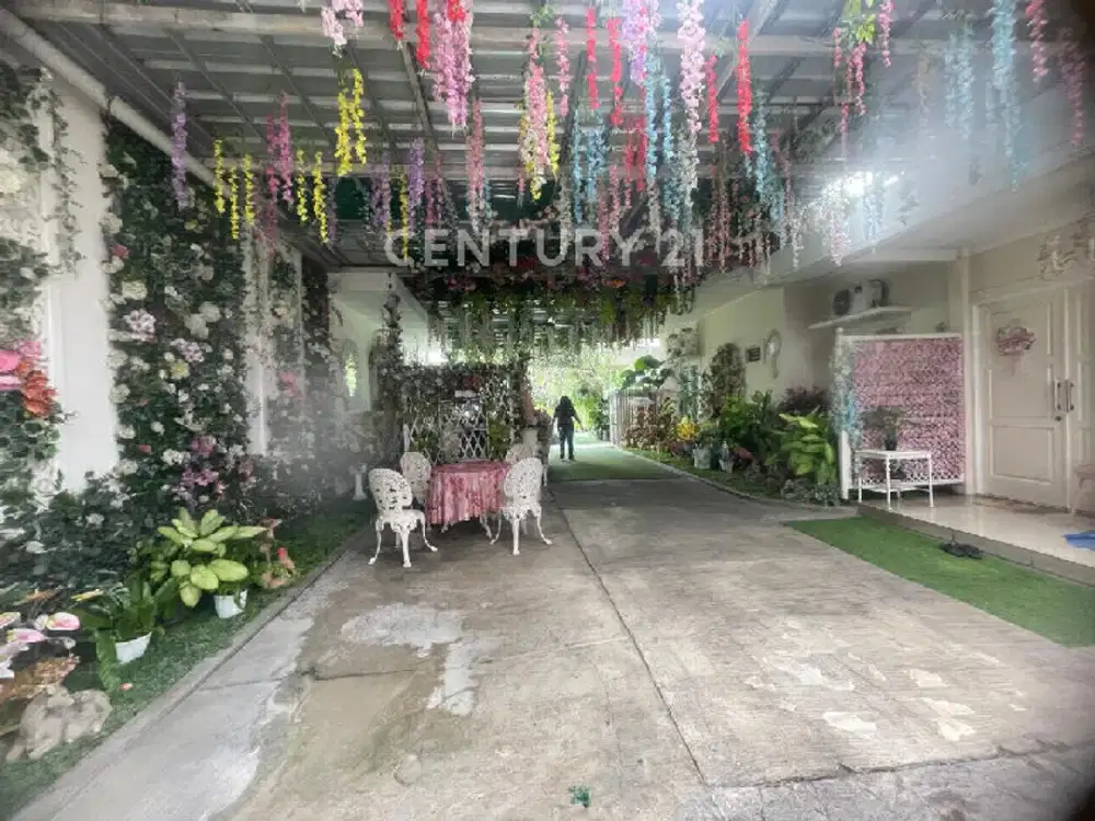 RARE ITEM, Rumah Dengan Lahan Luas Di Prime Area Gandaria Utara