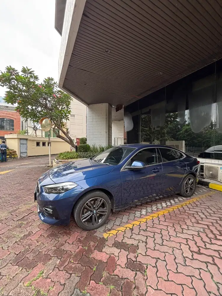 BMW 320i 2023 Bensin