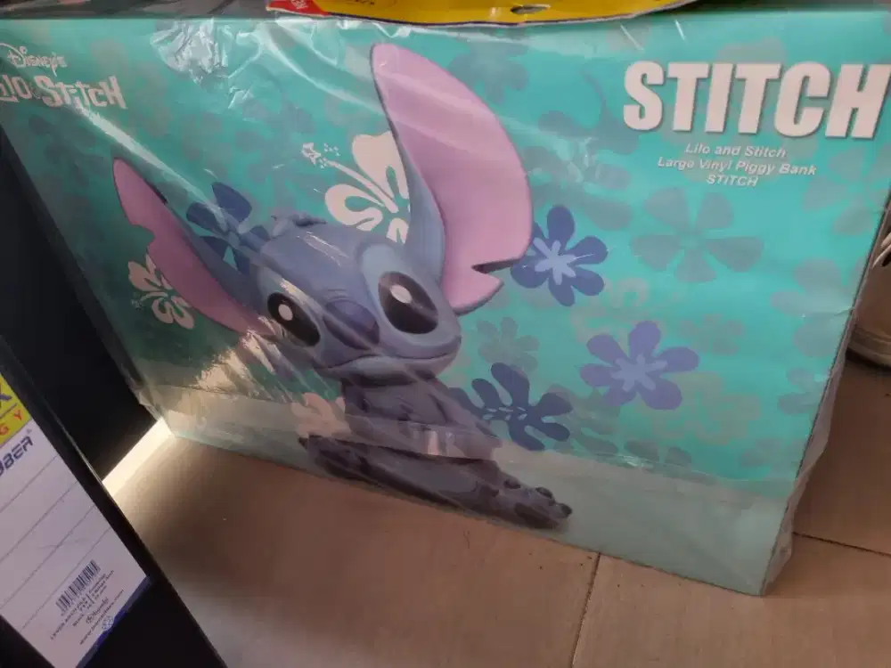 Stitch large vinyl piggy bank ori dari beast kingdom limited