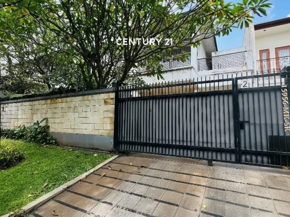 Dijual Cepat Rumah Halaman Luas 2 Lantai Strategis Pondok Indah