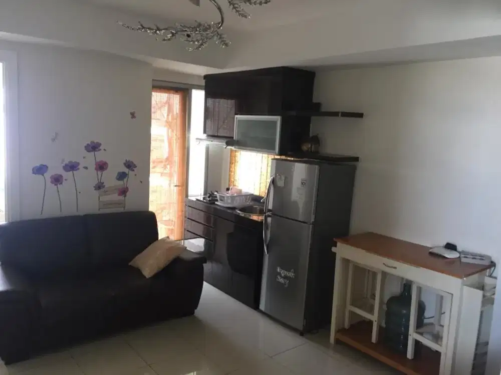 ready disewakan apartemen green lake sunter,tipe 2bedrooms full furnished,view laut priok,hadap utara,AC 3 dan waterheater,26jt/6bulan