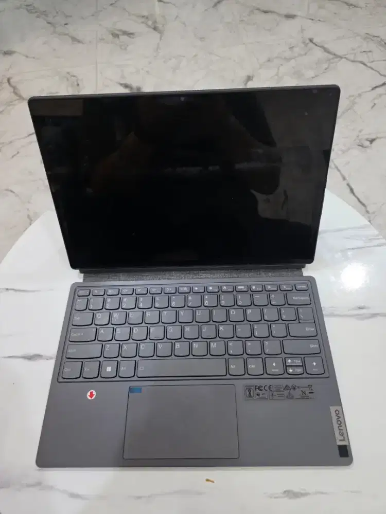 Lenovo IdeaPad Duet 5 12IRU8 + Stylus Pen