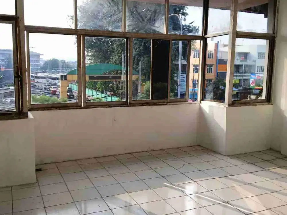 Ruko siap pakai 3 lantai LT 75 LB 225 di grand center cut meutia bekasi