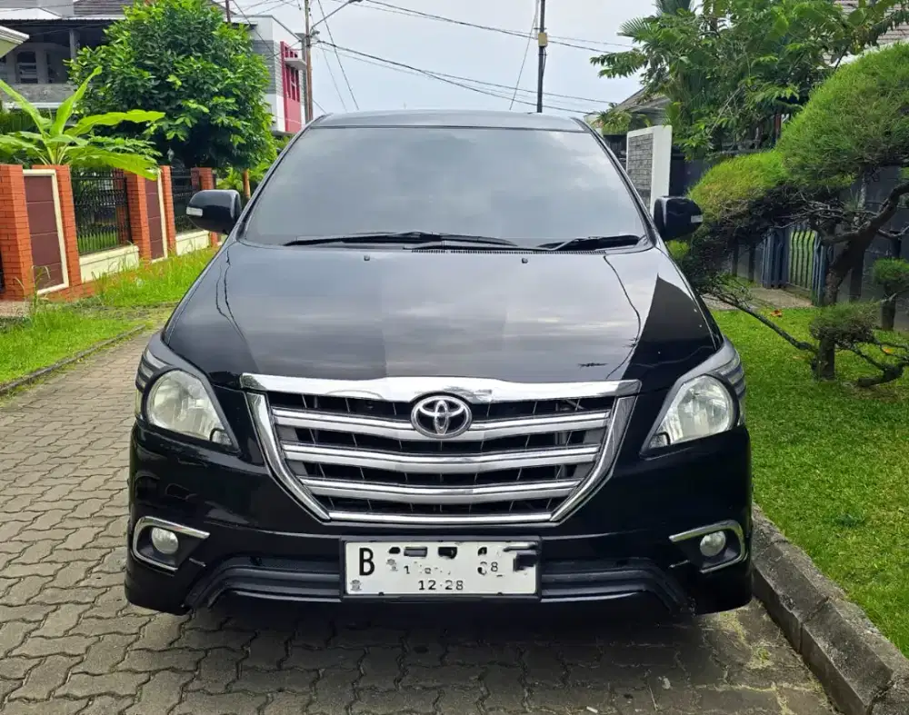 INOVA V LUX MATIC BENSIN 2013