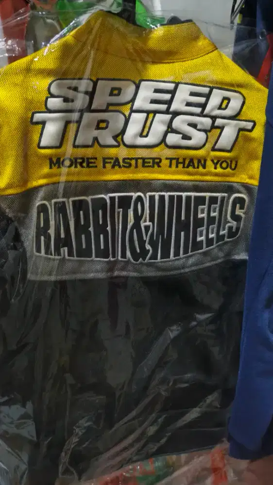 Jaket Rabbit & Wheels size M