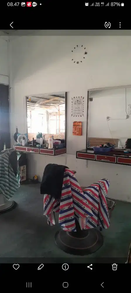 Di butuhkan 1 karyawan pangkas rambut