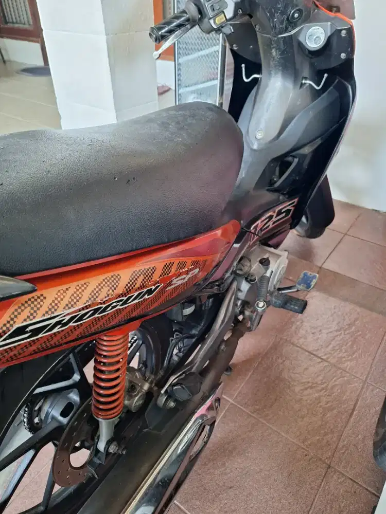 Dijual suzuki shogun tahun 2008 kondisi normal dan full original