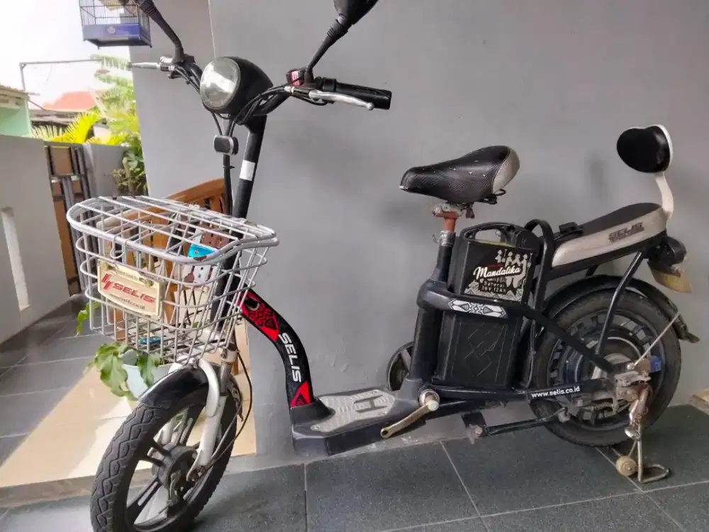 Sepeda listrik merk mandalika