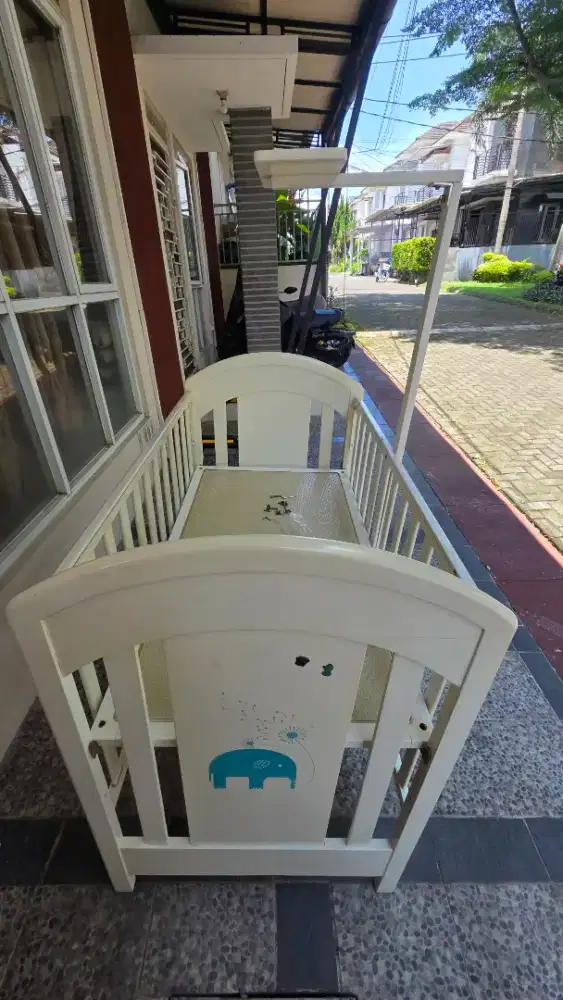 Box Tempat Tidur Bayi