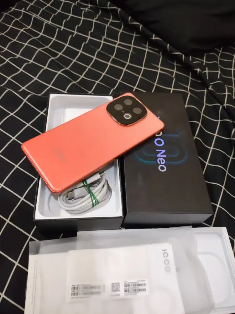 Iqoo neo 10 12/256 lengkap like new