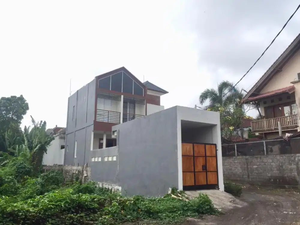 Jual Rumah Lantai 2 Lokasi Jalan Kebo Iwa Utara Denpasar Bali. Dekat Mcd ,Dekat Bali TV, Cokroaminoto, Kwanji, Dalung, Puspem Badung, Gatsu Barat